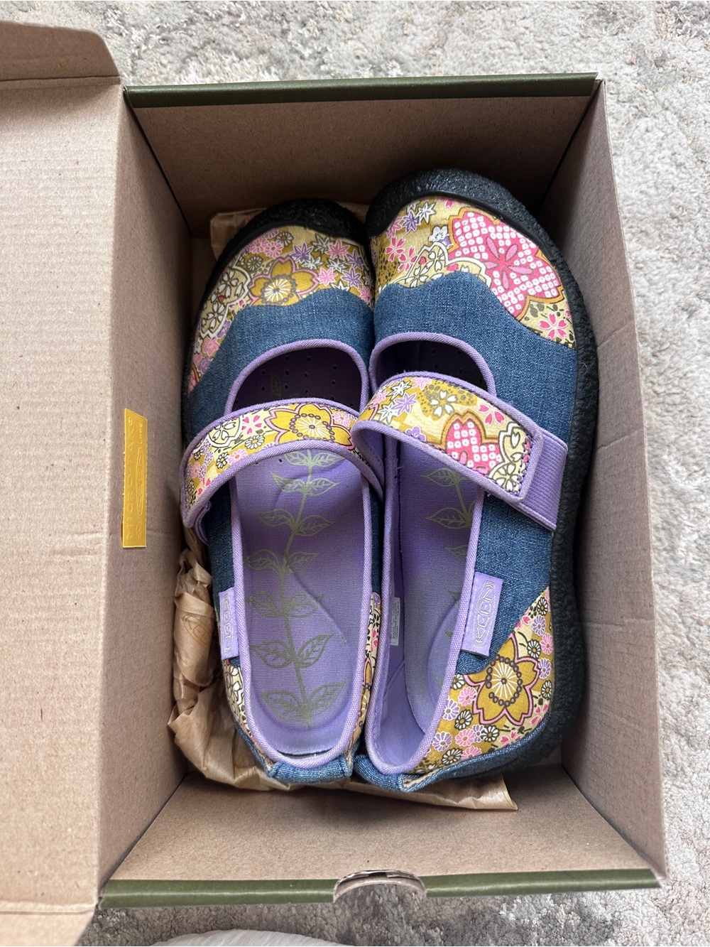 KEEN 7.5 Harvest “Black Iris” Floral-Print Mary Jane Shoes in Purple and Denim
